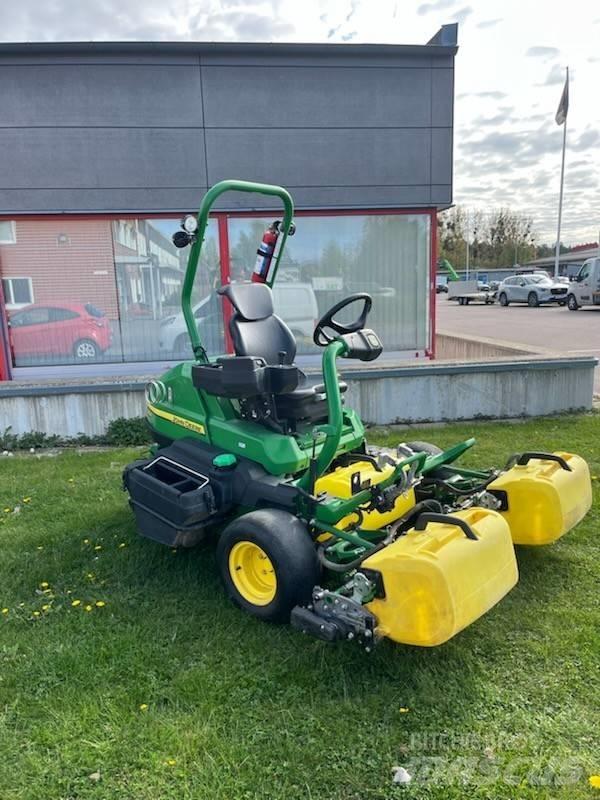 John Deere 2750 E Газонокосарки