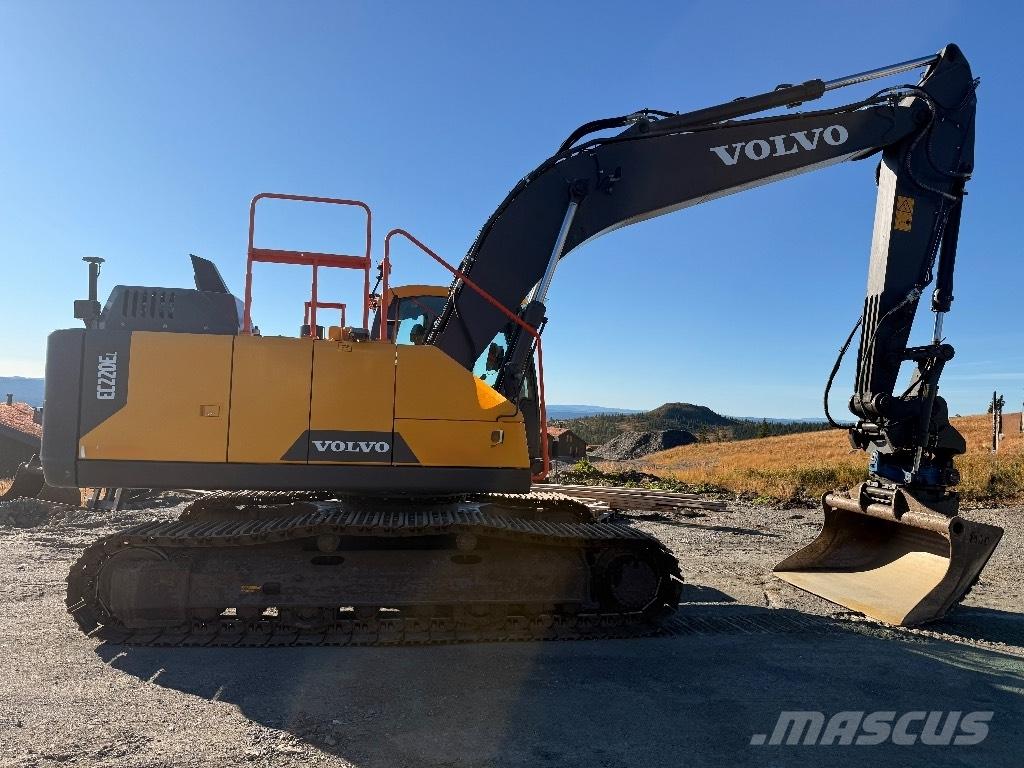 Volvo EC220EL Гусеничні екскаватори