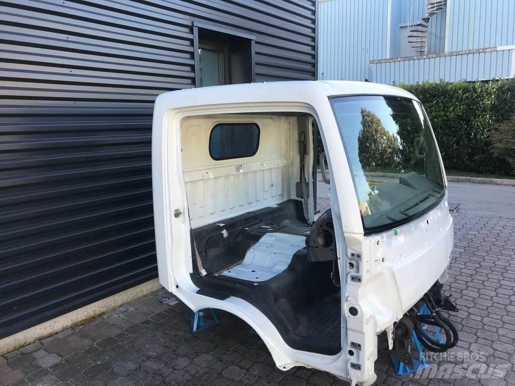 Renault Maxity Кабіни