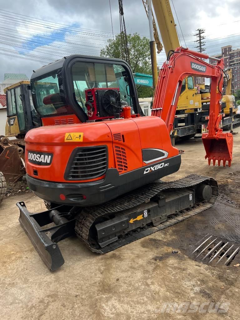 Doosan DX60 Гусеничні екскаватори