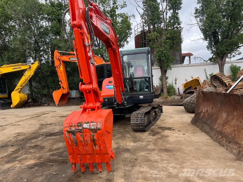 Doosan DX60 Гусеничні екскаватори