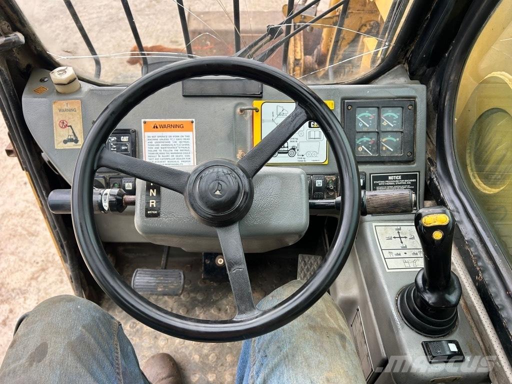 CAT TH 62 Телескопічні навантажувачі