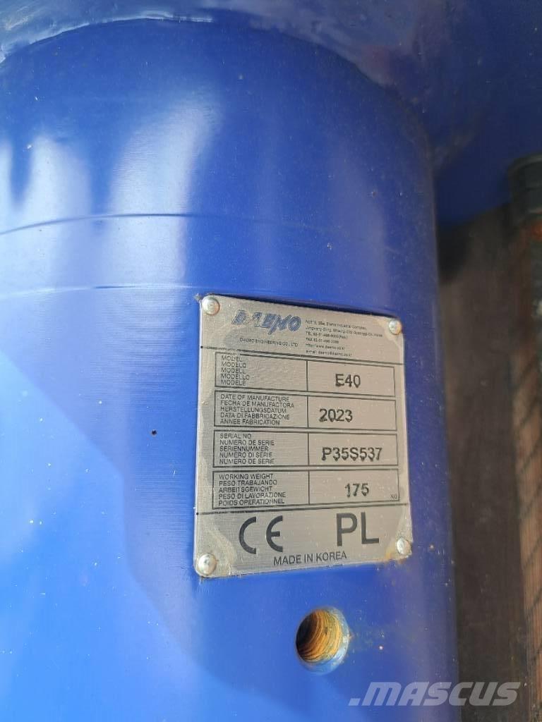 Daemo E40 with CW05 Плуги