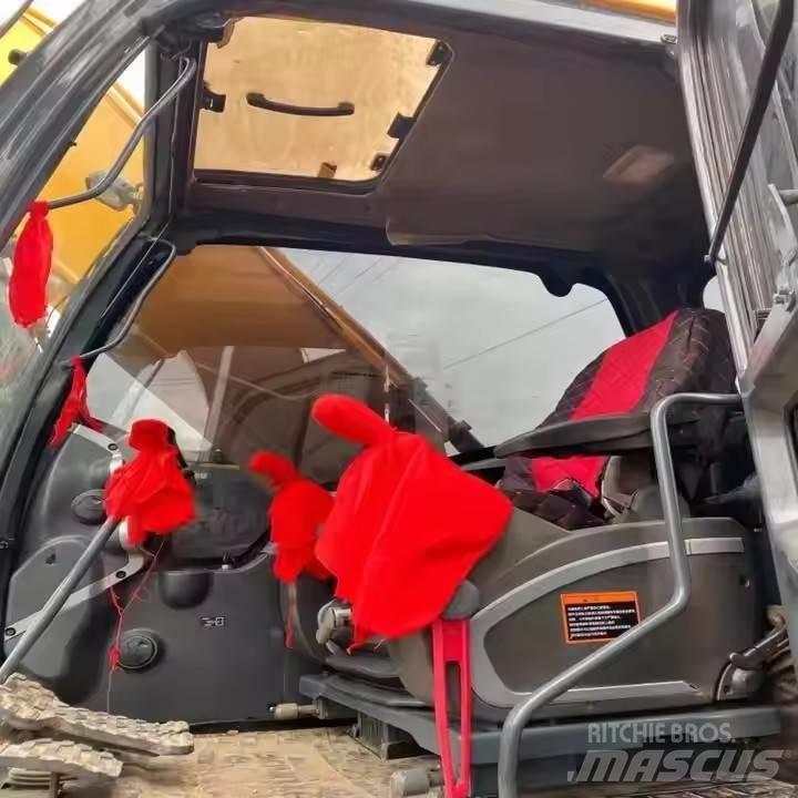 Hyundai 275LC-9 Гусеничні екскаватори