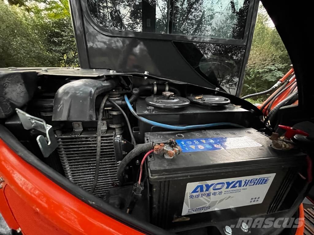 Hitachi ZX 50 U Міні-екскаватори < 7т