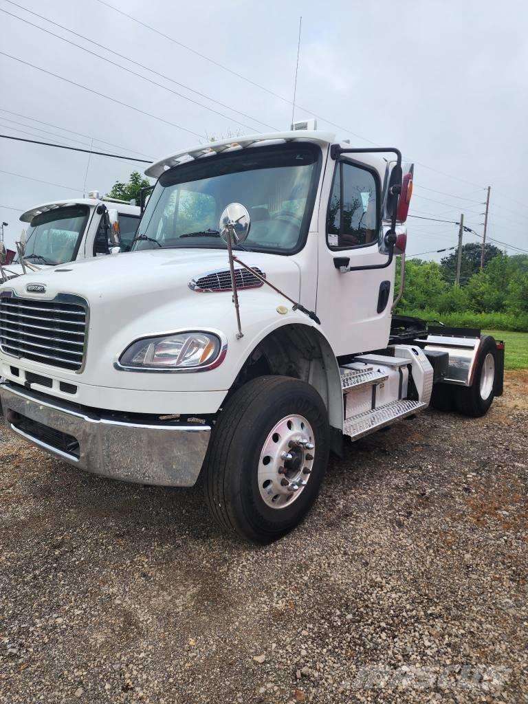 Freightliner M2 Тягачі