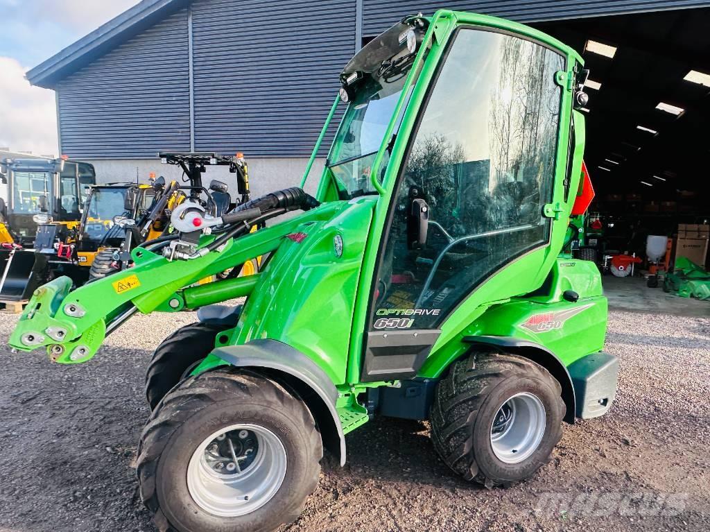 Avant 650 i Багатофункціональне обладнання для вантажних і землекопальних робіт