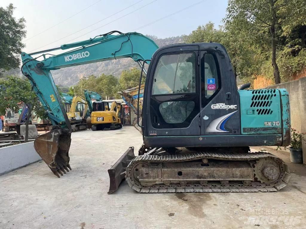 Kobelco SK 75 Гусеничні екскаватори