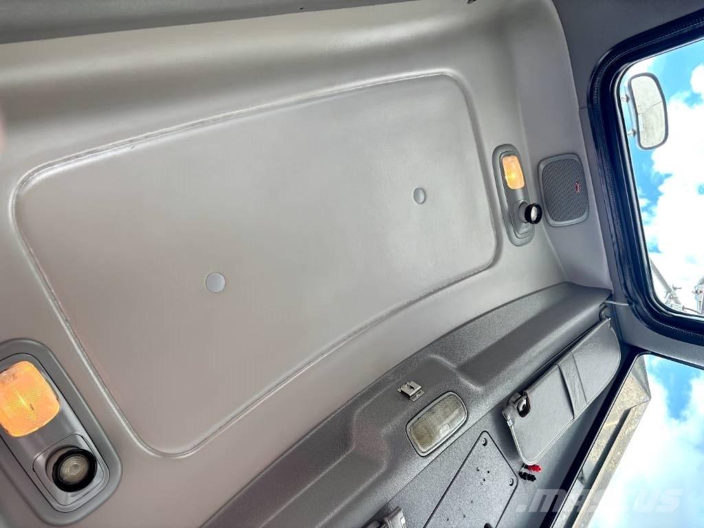 Peterbilt 388 Тягачі