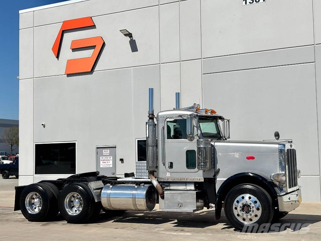 Peterbilt 388 Тягачі