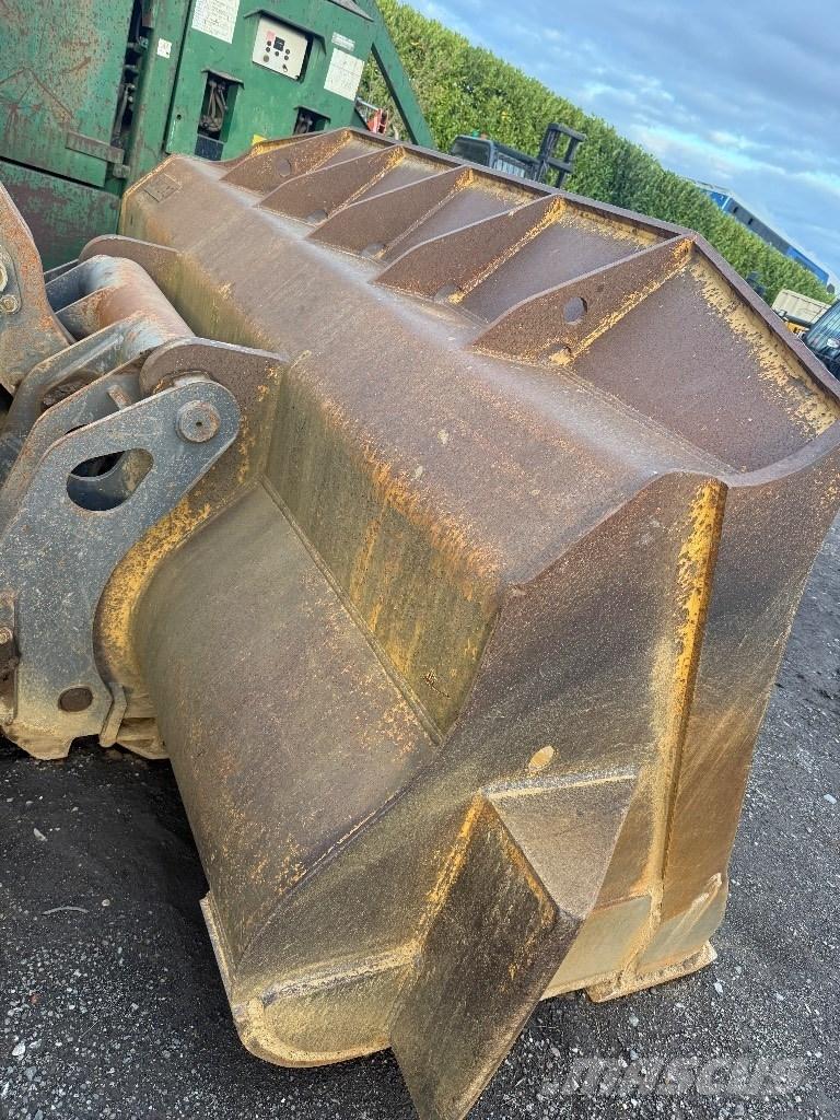 Volvo L 150 H Фронтальні навантажувачі