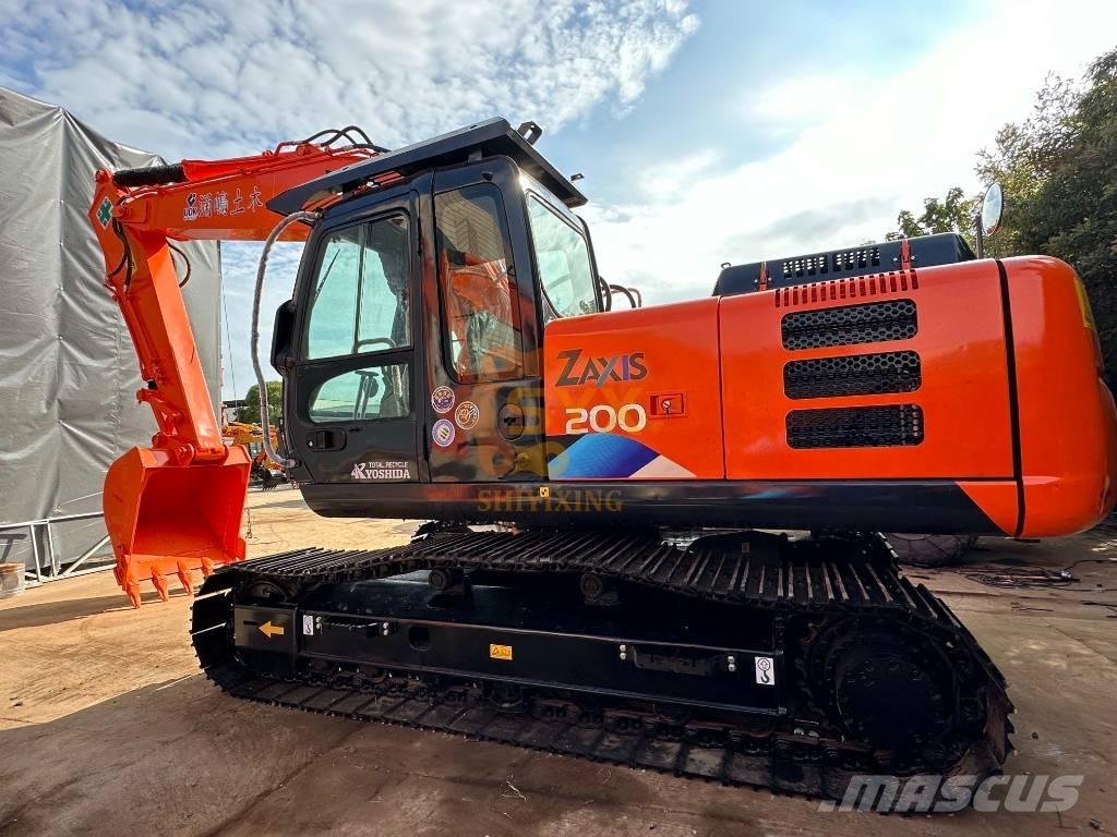 Hitachi EX 200 Гусеничні екскаватори