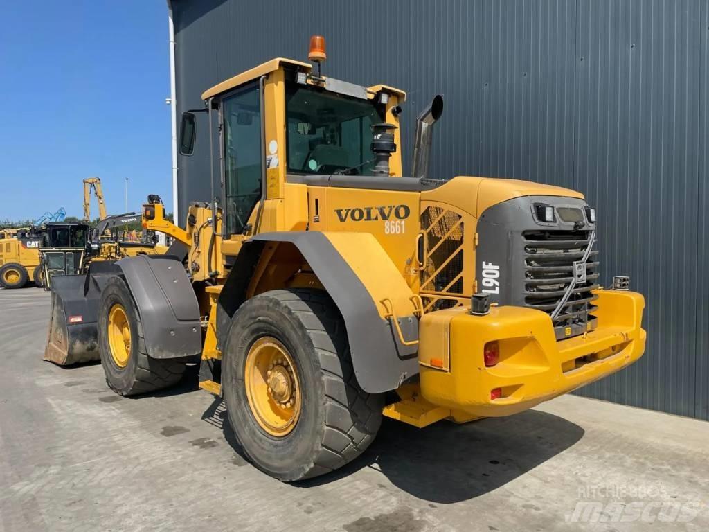 Volvo L90F - 3rd valve Фронтальні навантажувачі