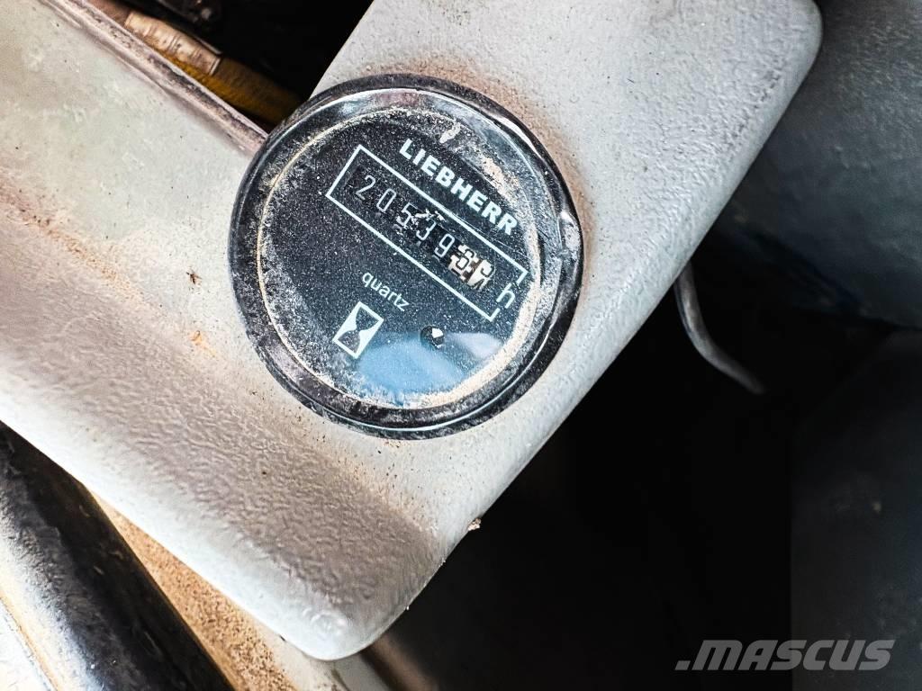 Liebherr R934BHD Гусеничні екскаватори