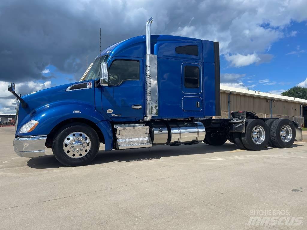 Kenworth T 680 Тягачі