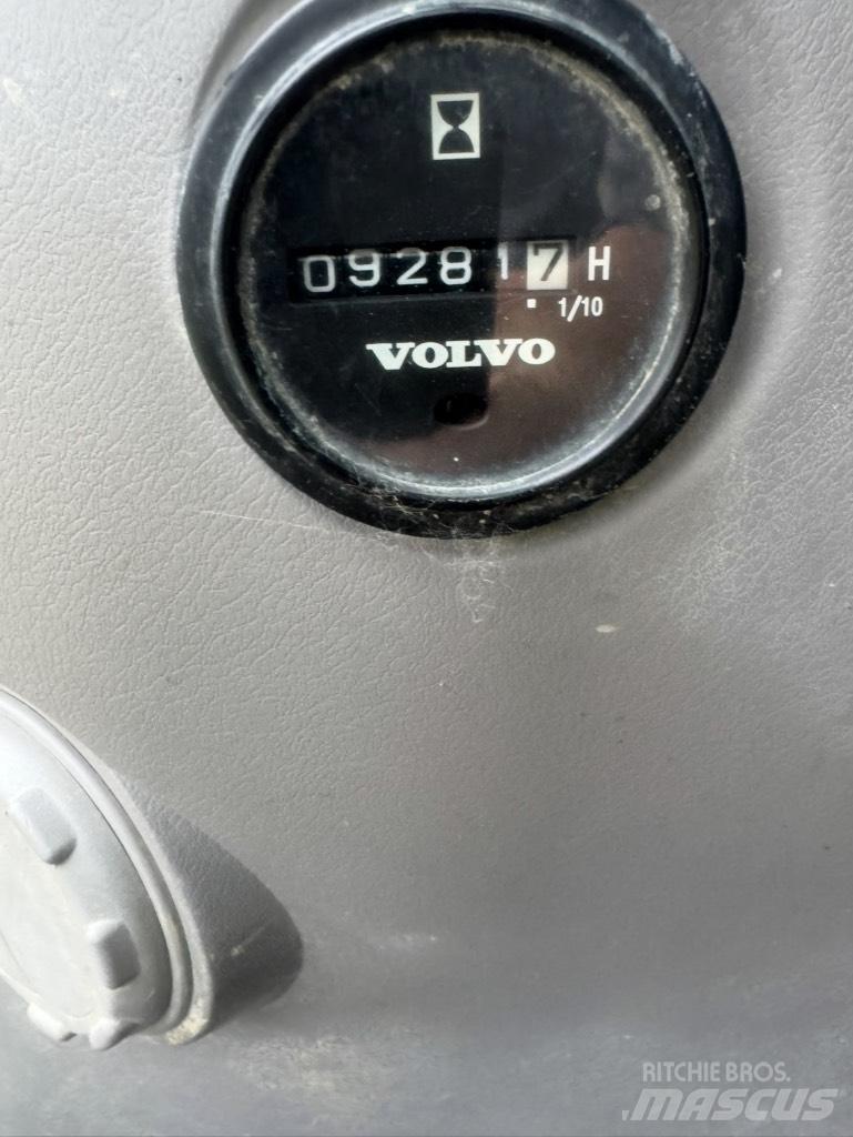 Volvo ECR235DL Гусеничні екскаватори
