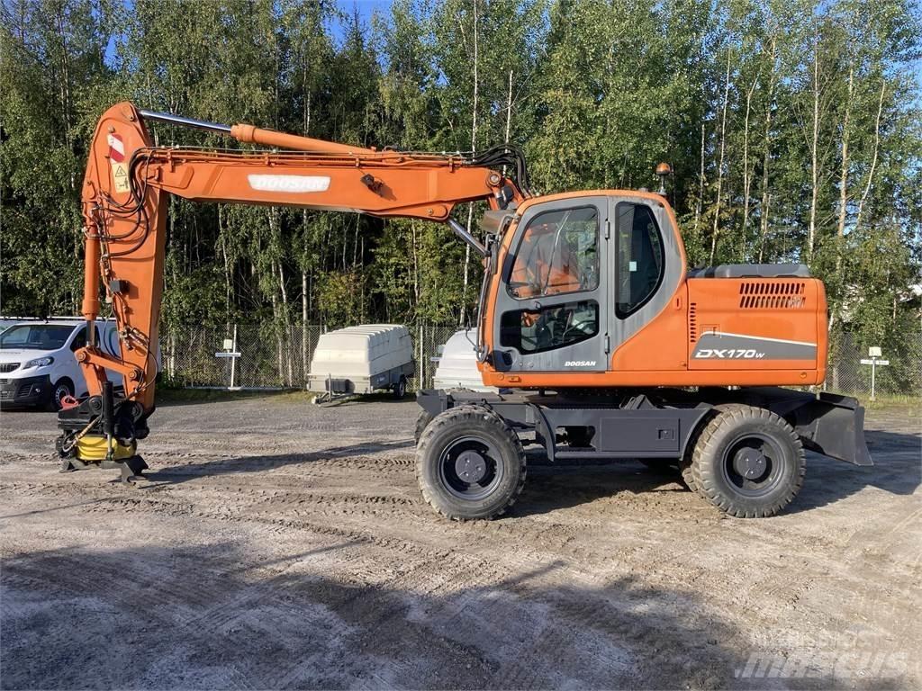 Doosan DX 170 W Колісні екскаватори