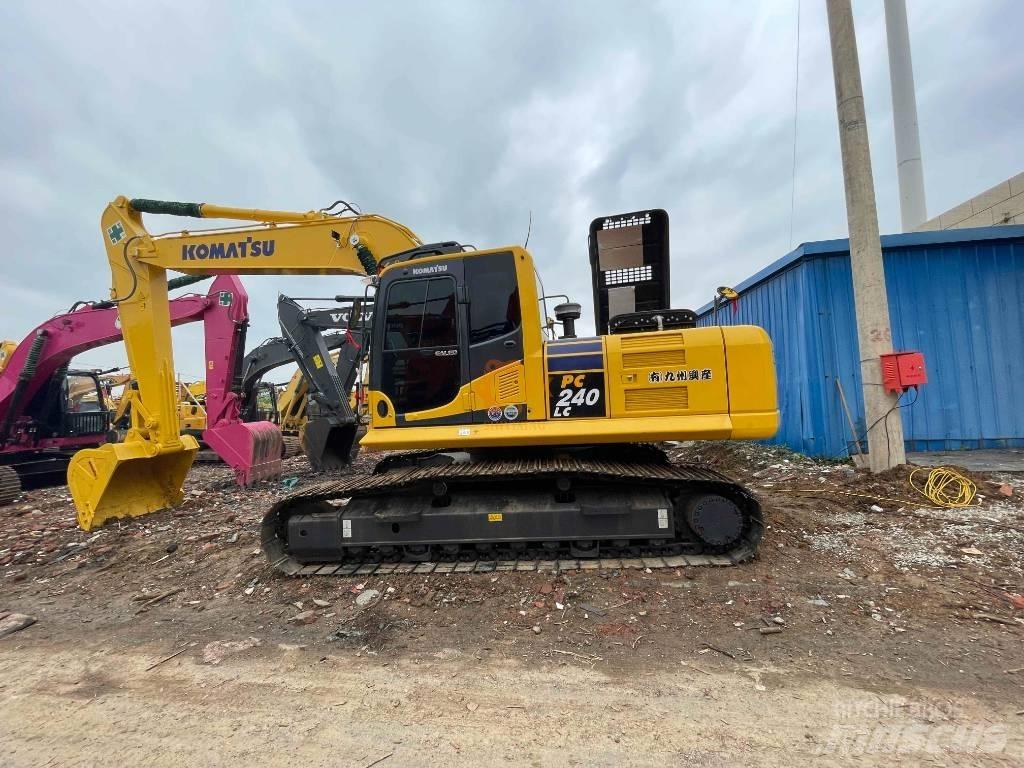 Komatsu PC 240 Гусеничні екскаватори