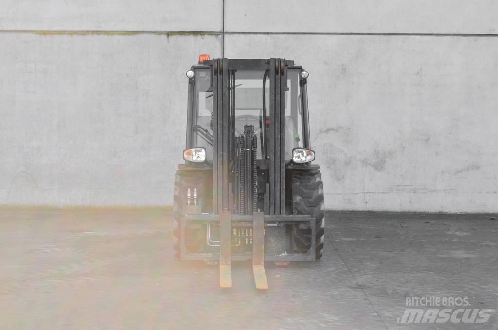 Manitou MC 25-4 Дизельні навантажувачі