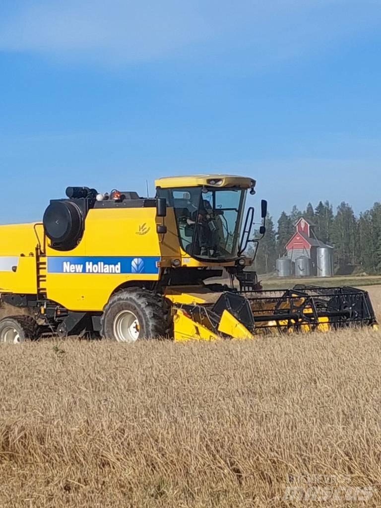 New Holland TC 5050 Зернозбиральні комбайни