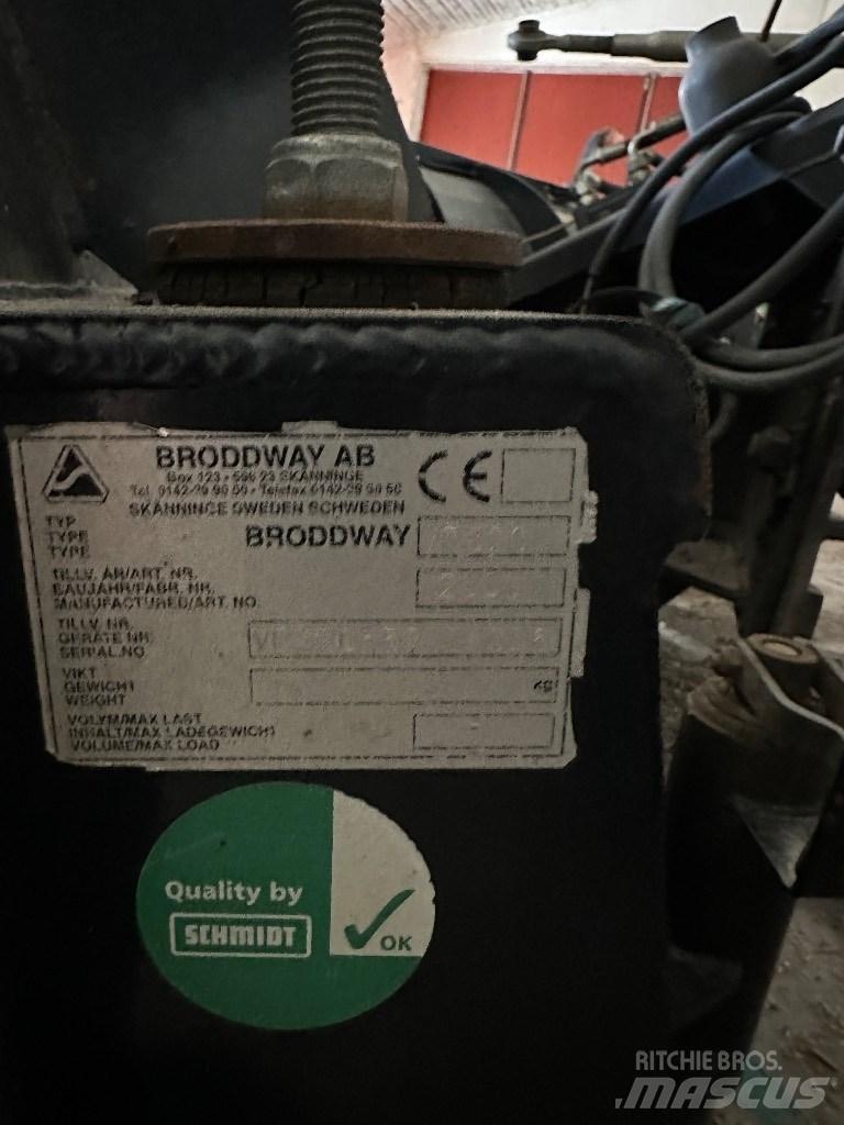 Gradmeko 320 v Снігоочищувальні ножі та плуги