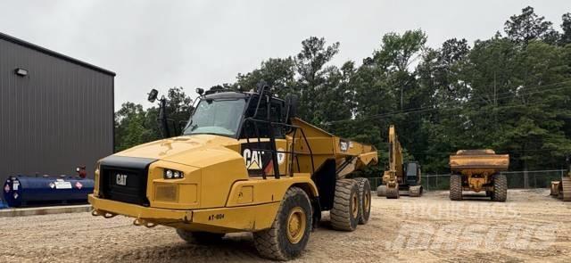 CAT 725 C2 Зчленовані самоскиди