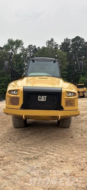 CAT 725 C2 Зчленовані самоскиди