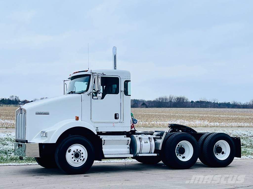 Kenworth T 800 Тягачі
