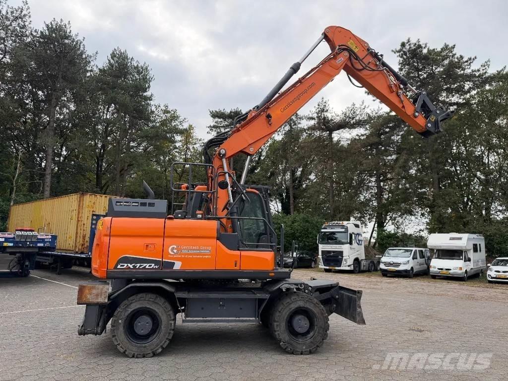 Doosan DX170W-5 Колісні екскаватори