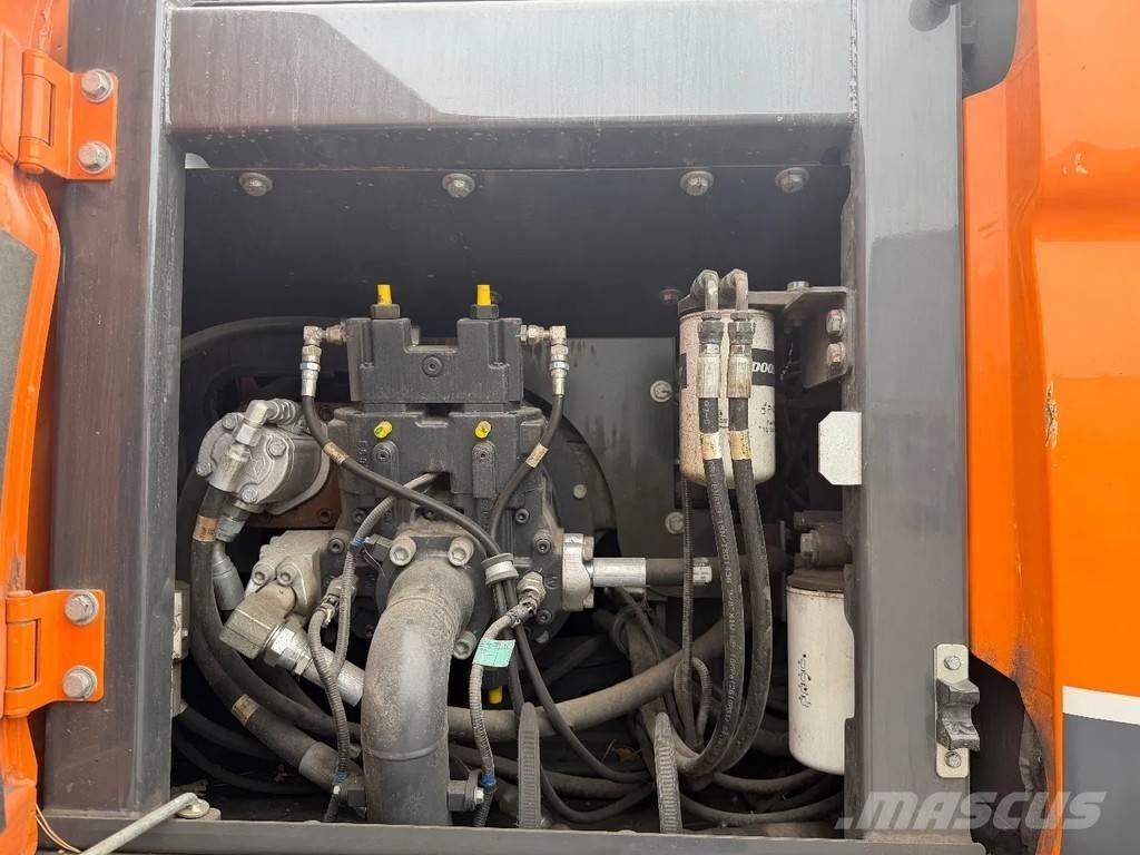 Doosan DX170W-5 Колісні екскаватори