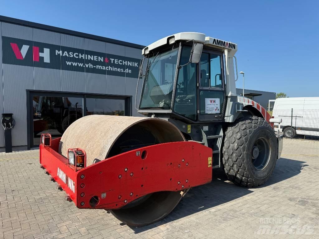 Ammann ASC 110 Грунтові котки