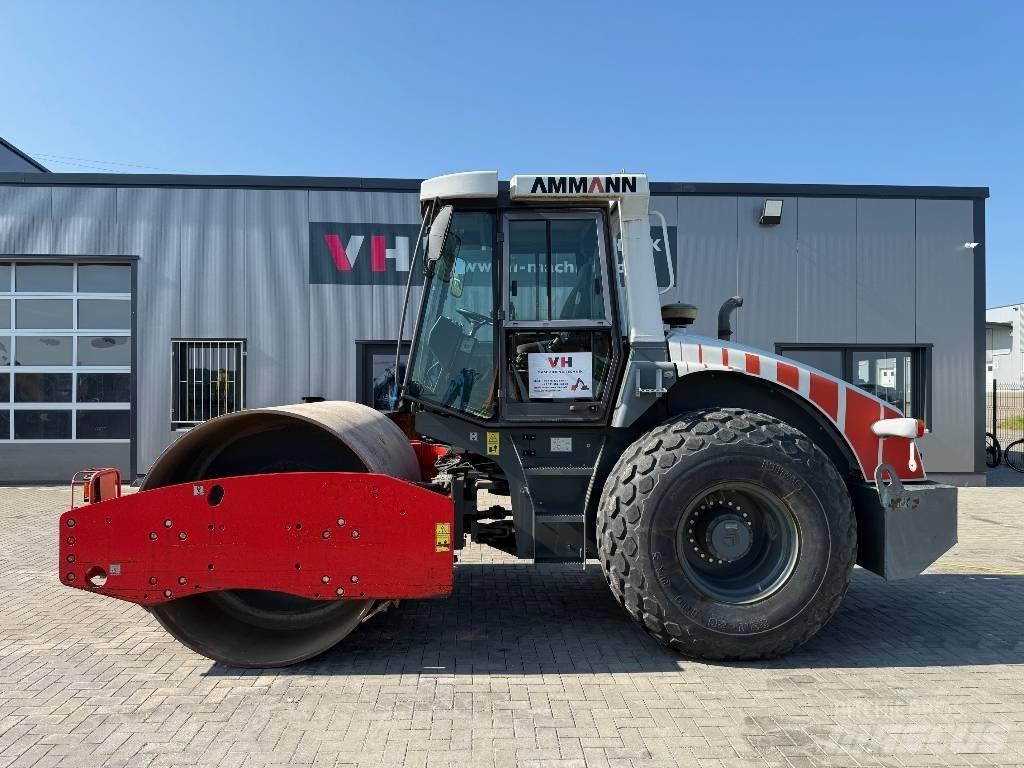 Ammann ASC 110 Грунтові котки