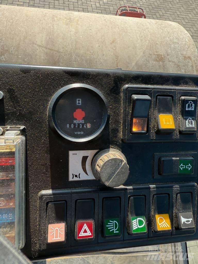 Ammann ASC 110 Грунтові котки