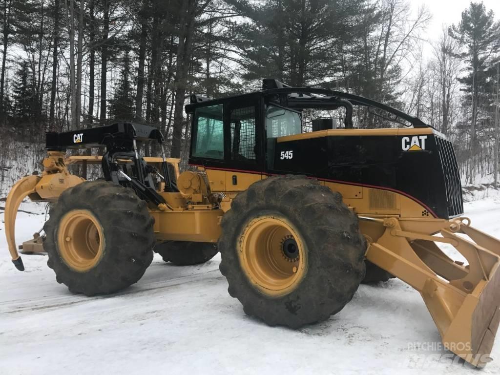 CAT 545 Трельовочні трактора