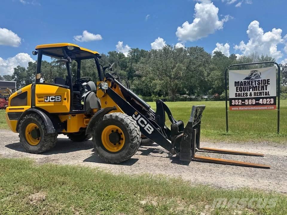 JCB 407 Фронтальні навантажувачі