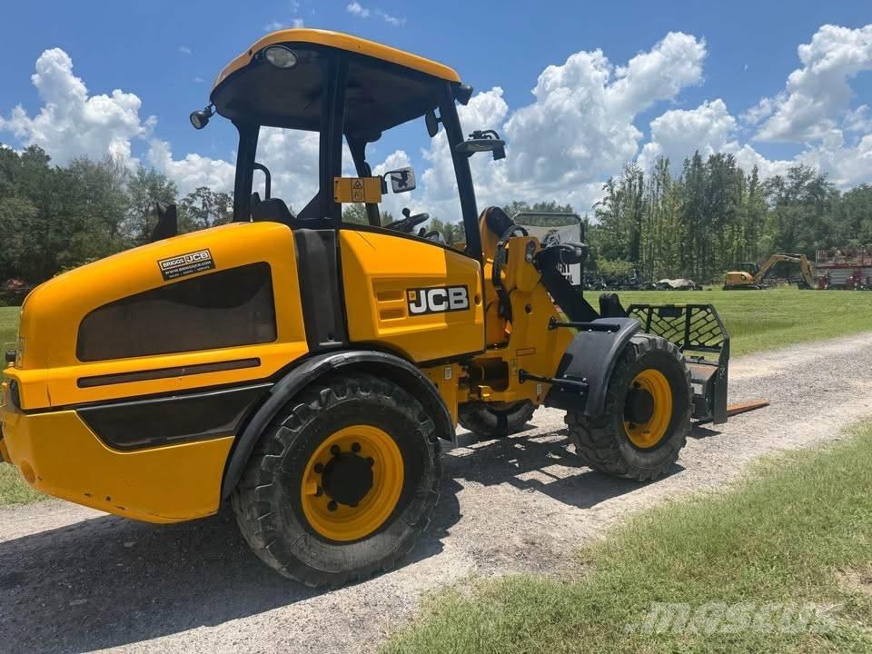 JCB 407 Фронтальні навантажувачі