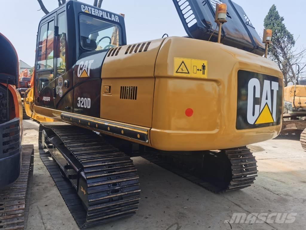 CAT 320 D2 Гусеничні екскаватори