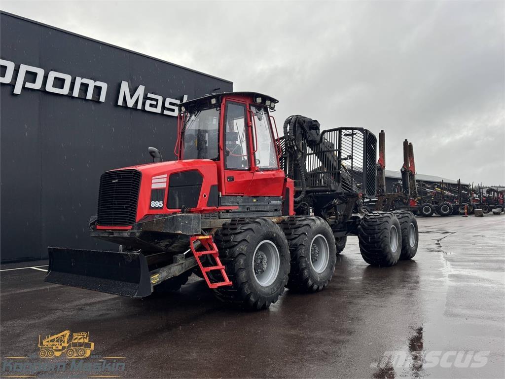 Komatsu 895 Форвардери