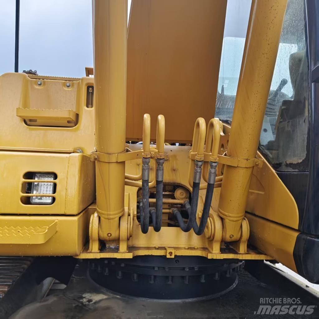 CAT 320 C L Гусеничні екскаватори
