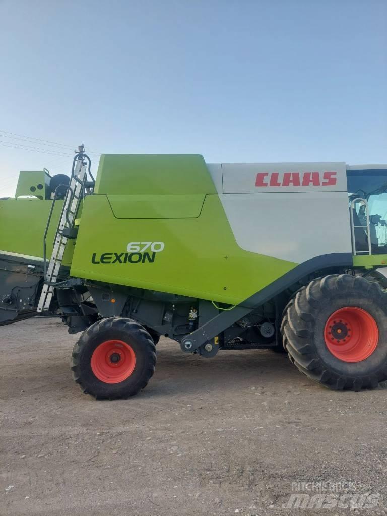 CLAAS Lexion 670 Зернозбиральні комбайни