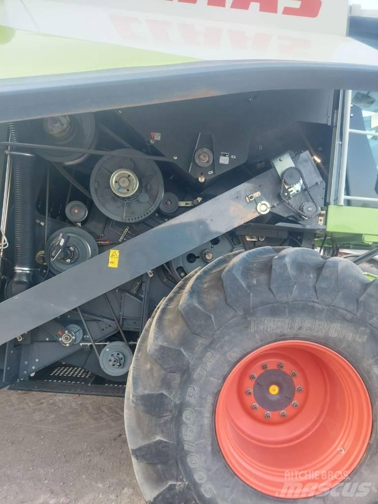 CLAAS Lexion 670 Зернозбиральні комбайни
