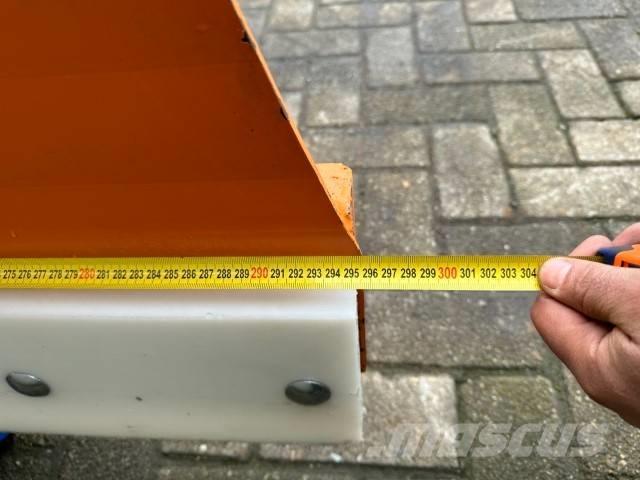  Sneeuwschuif lfn 30 Снігоочищувальні ножі та плуги