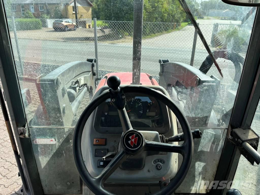 Massey Ferguson 4255 Трактори