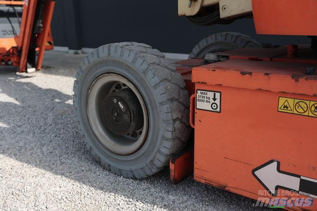 JLG E300AJP Колінчаті підйомники