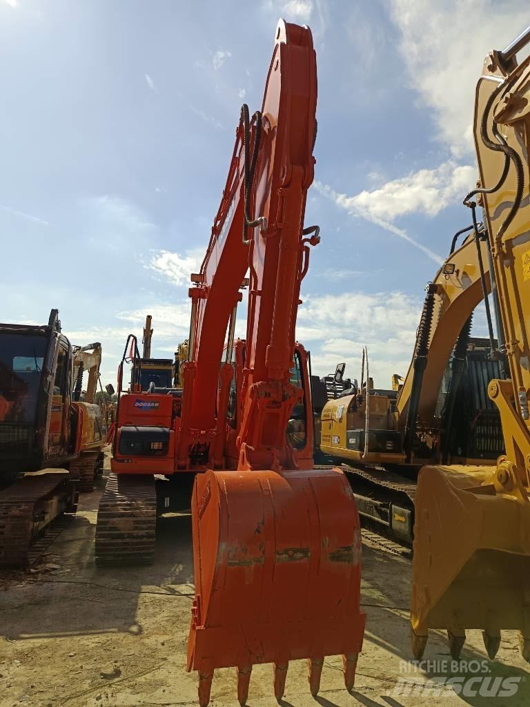 Doosan DX150 LC Гусеничні екскаватори