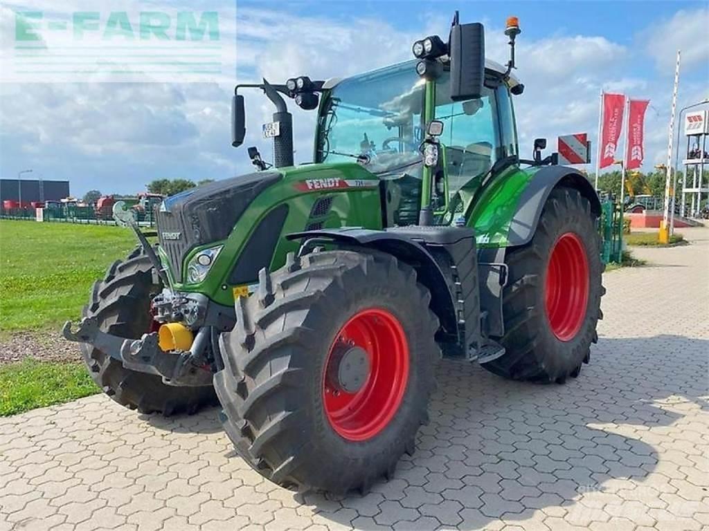 Fendt 724 profi+ Трактори