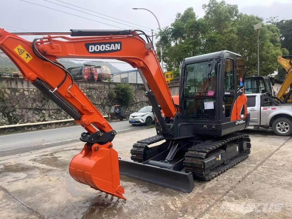 Doosan DX55-9C Міні-екскаватори < 7т