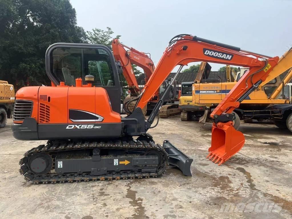 Doosan DX55-9C Міні-екскаватори < 7т