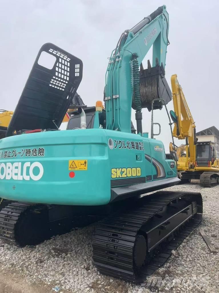 Kobelco 200 Гусеничні екскаватори