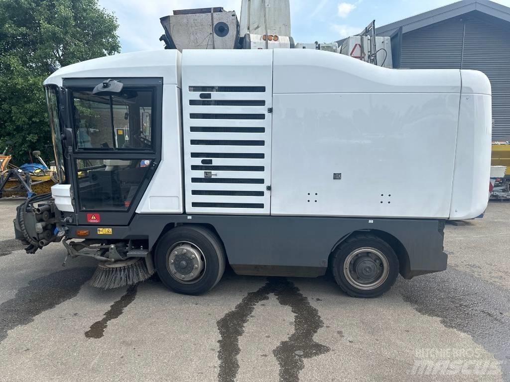 Ravo 540ST Підмітальні машини